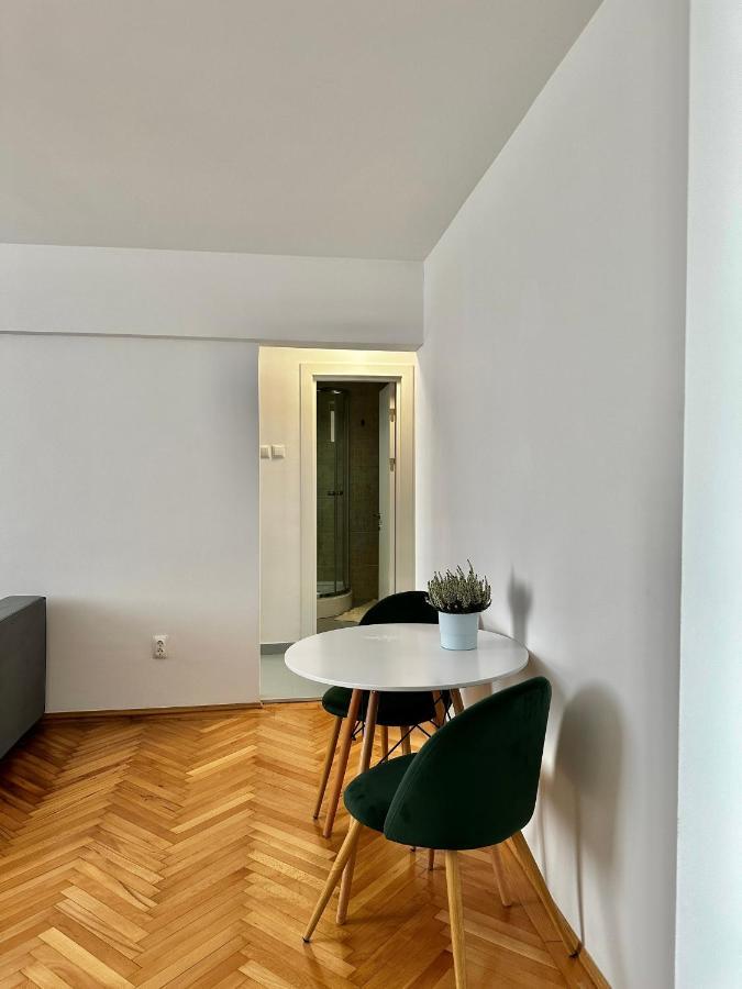 Apartament Dorobanti Lägenhet Bukarest Exteriör bild